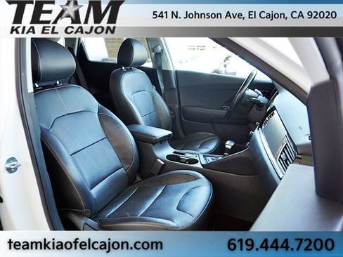 Used 2019 Kia Niro EX w/ EX Premium Package FWD image 12