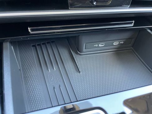 Used 2026 Volkswagen Atlas SE w/ Panoramic Sunroof Package FWD image 14