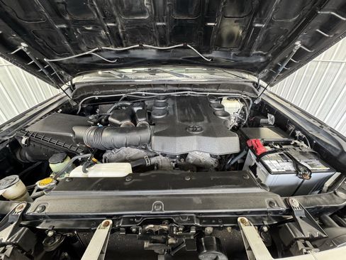 Used 2011 Toyota FJ Cruiser 4WD image 11