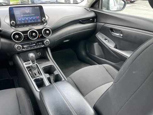 Certified 2023 Nissan Sentra SR FWD image 10
