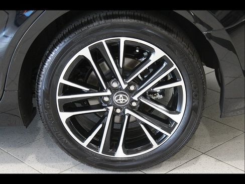 Used 2026 Toyota Camry XLE FWD image 12