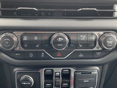 New 2026 Jeep Wrangler Unlimited Rubicon image 31