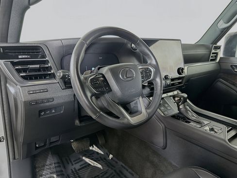 Certified 2024 Lexus GX 550 w/ Accessory Package (Z1) AWD/4WD image 9
