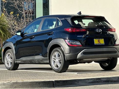 Used 2023 Hyundai Kona SE image 5