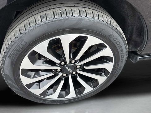 Used 2023 Lincoln Navigator Reserve image 39