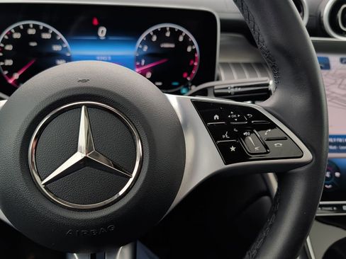 Used 2023 Mercedes-Benz GLC 300 4MATIC image 29