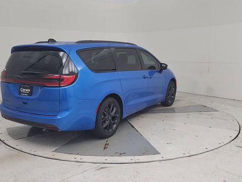 New 2026 Chrysler Pacifica Select image 14