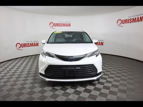 Used 2021 Toyota Sienna LE image 26