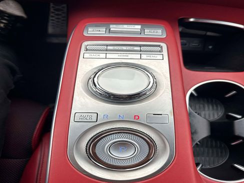 Used 2023 Genesis GV70 2.5T w/ Sport Prestige Package image 20