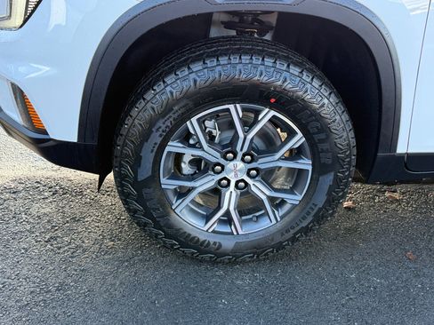 New 2026 GMC Acadia AT4 image 9