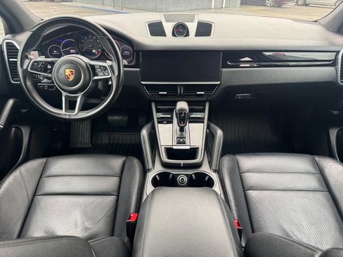 Used 2020 Porsche Cayenne AWD/4WD image 15