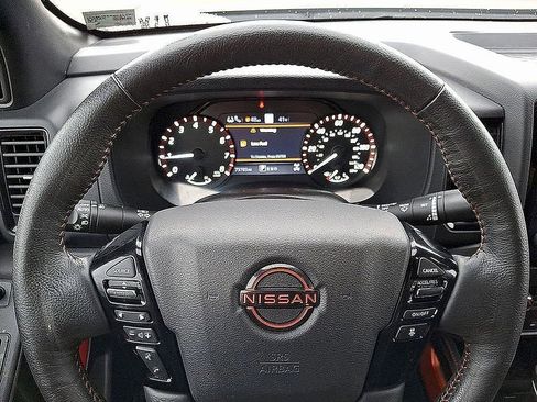 Used 2022 Nissan Frontier PRO-4X image 22
