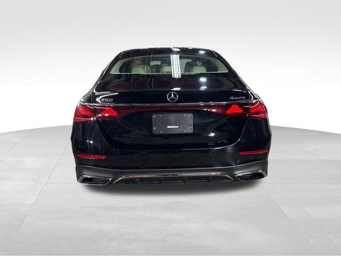 Used 2025 Mercedes-Benz E 350 4MATIC Sedan image 4