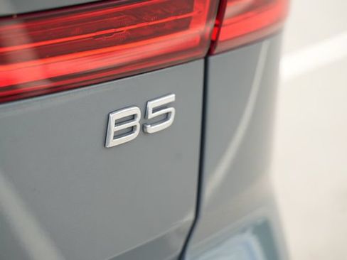 Used 2023 Volvo XC60 B5 Plus w/ Protection Package Premier FWD image 43