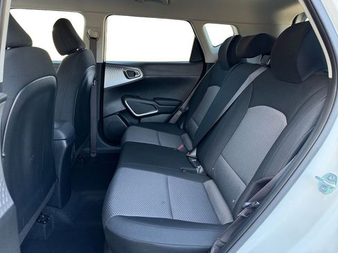 Used 2025 Kia Soul LX w/ LX Technology Package FWD image 18