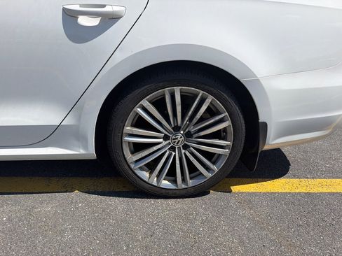 Used 2015 Volkswagen Passat 1.8T Sport FWD image 29