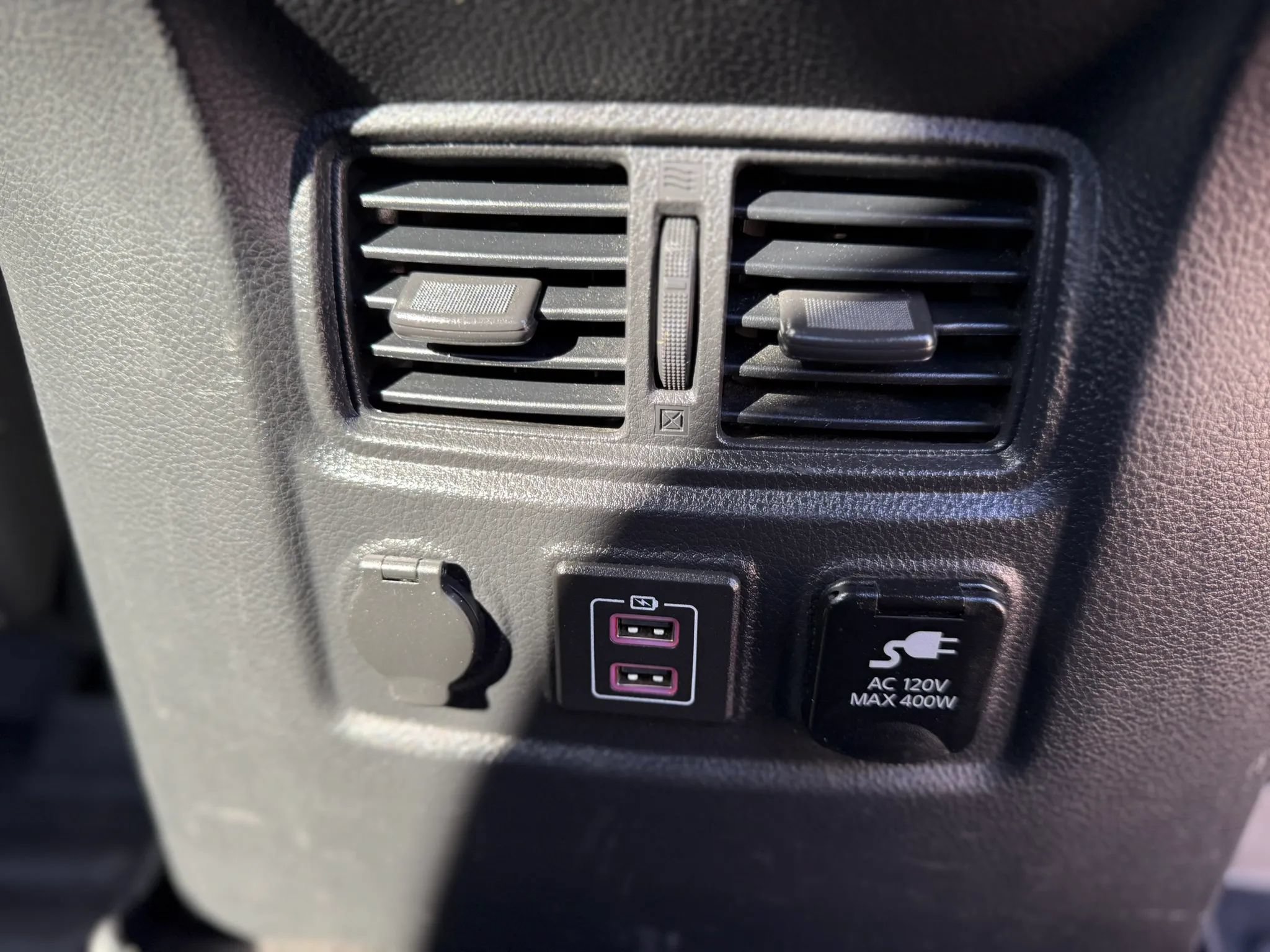 Used 2019 Nissan Titan SV w/ SV Convenience Package AWD/4WD image 31