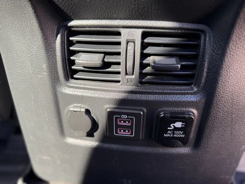 Used 2019 Nissan Titan SV w/ SV Convenience Package AWD/4WD image 31