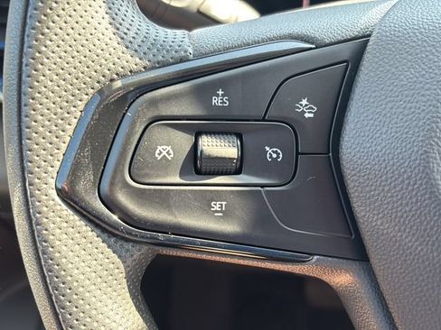 Used 2025 Chevrolet Trax LT FWD image 21
