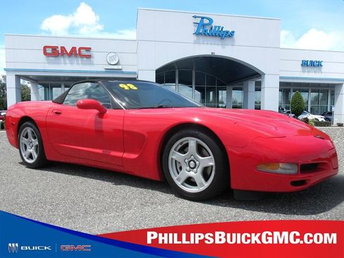 Used 1998 Chevrolet Corvette Convertible w/ Performance Handling Pkg RWD image 1