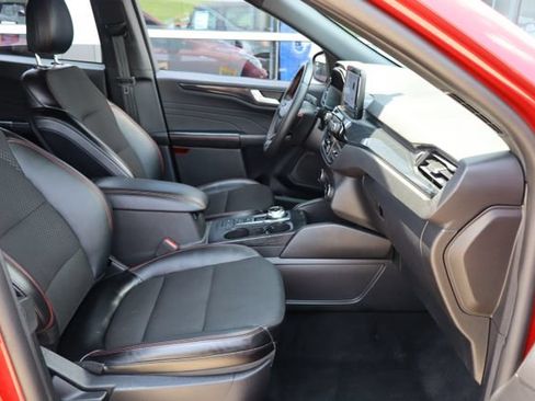 Certified 2025 Ford Escape ST-Line Select AWD/4WD image 37