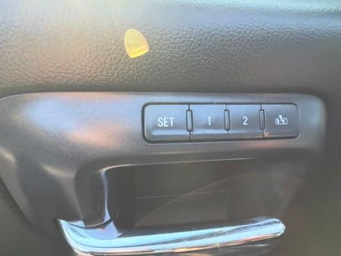 Used 2015 Chevrolet Silverado 1500 LTZ Z71 w/ LTZ Plus Package AWD/4WD image 20