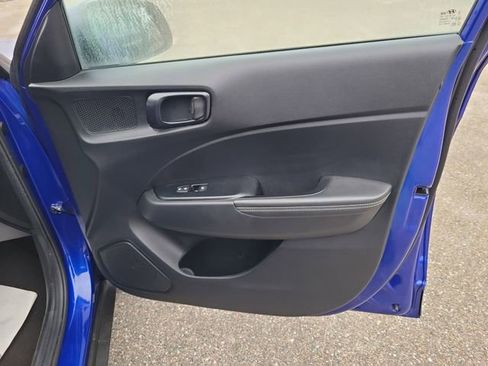 Used 2025 Hyundai Venue Limited image 36