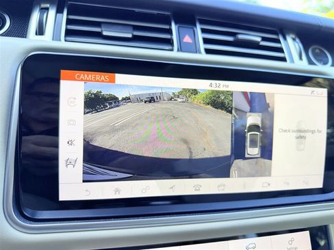 Used 2018 Land Rover Range Rover HSE AWD/4WD image 12