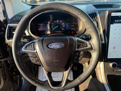 Used 2023 Ford Edge SEL image 2