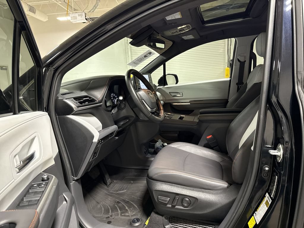 Used 2023 Toyota Sienna XSE w/ XSE Plus Package AWD/4WD image 21