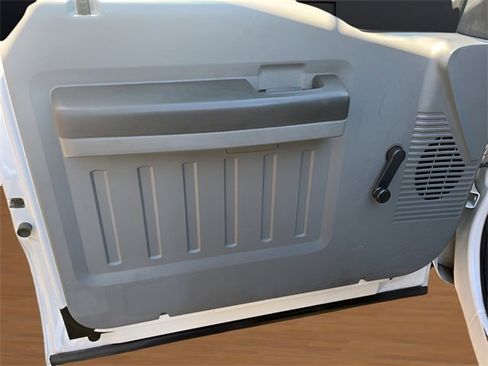 Used 2015 Ford F550 4x4 SuperCab Super Duty image 9