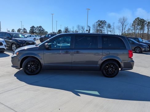 Used 2020 Dodge Grand Caravan GT image 4