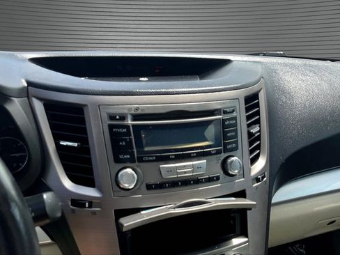 Used 2012 Subaru Outback 2.5i Premium w/ All-Weather Pkg AWD/4WD image 14
