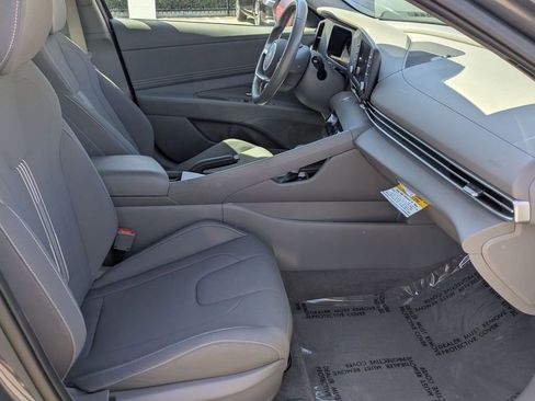 Certified 2025 Hyundai Elantra Sport FWD image 29