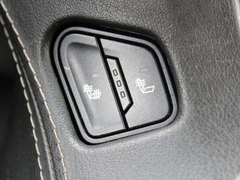 Used 2017 Chevrolet Suburban LT AWD/4WD image 31