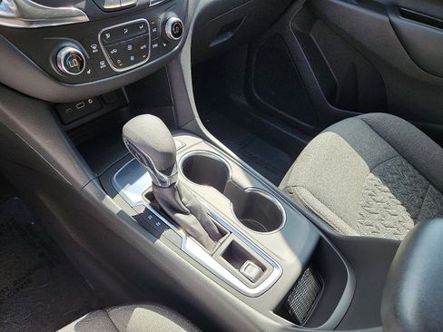 Used 2024 Chevrolet Equinox LT image 18