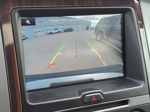Used 2015 Ford Expedition Platinum AWD/4WD image 25