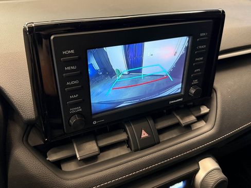 Used 2021 Toyota RAV4 LE image 14