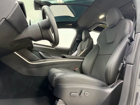 Used 2024 Tesla Model X image 15
