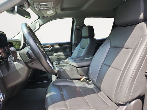 Used 2025 GMC Sierra 1500 SLT image 9