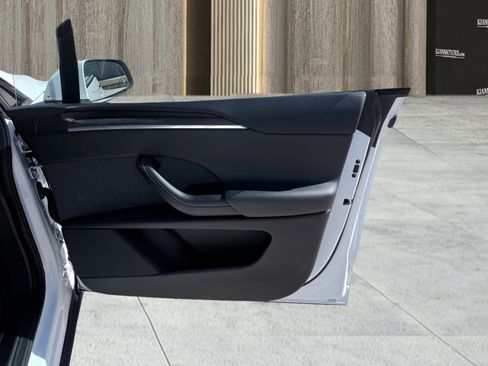 Used 2023 Tesla Model X image 57