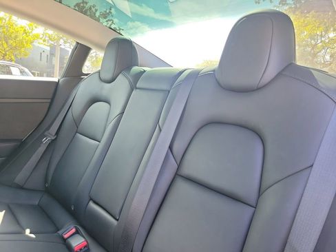 Used 2022 Tesla Model 3 Standard Range RWD image 12