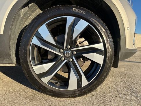 Certified 2025 Volvo XC40 B5 Plus image 11
