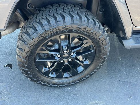 Used 2021 Jeep Wrangler Unlimited Sahara AWD/4WD image 29