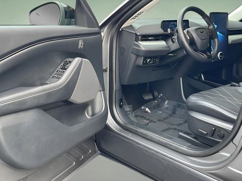 Used 2023 Ford Mustang Mach-E Select image 10