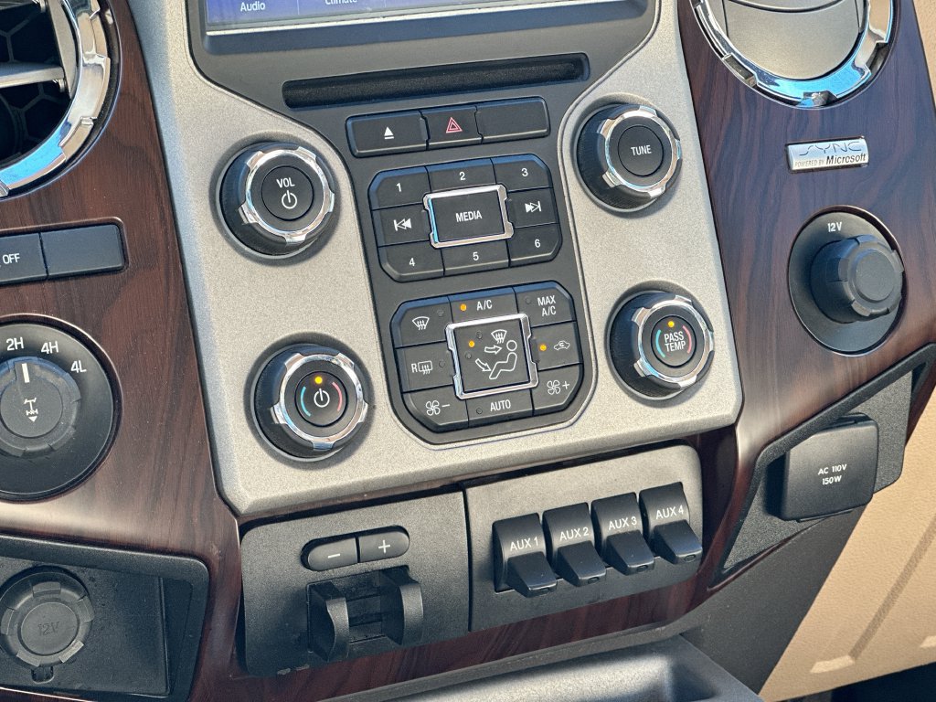 Used 2014 Ford F250 Lariat w/ Lariat Ultimate Package AWD/4WD image 14