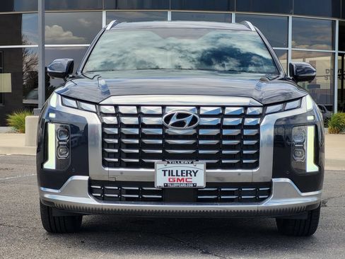 Used 2024 Hyundai Palisade Calligraphy FWD image 3