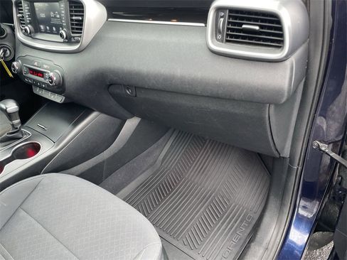 Used 2020 Kia Sorento LX w/ LX I4 Convenience Package image 33
