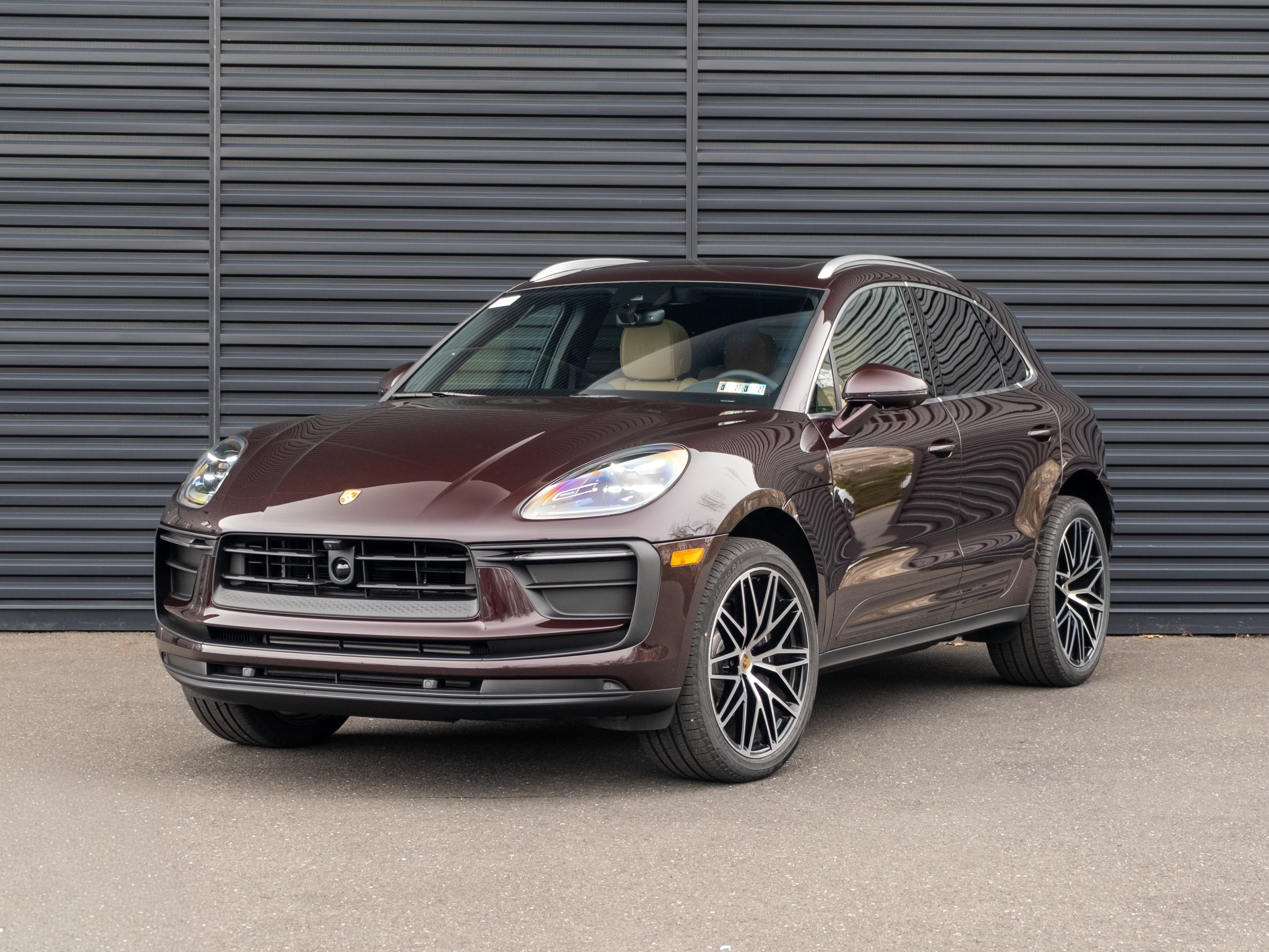 Certified 2026 Porsche Macan AWD/4WD image 1