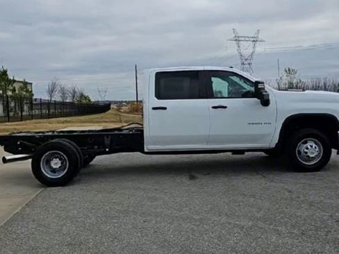 New 2026 Chevrolet Silverado 3500 W/T AWD/4WD image 9
